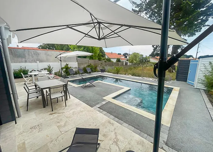 Piscine Privee Proche Thalassotherapie Et Vila Pornic